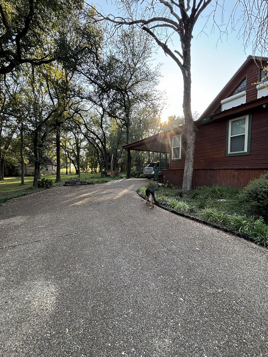 Driveway to 2nd carport