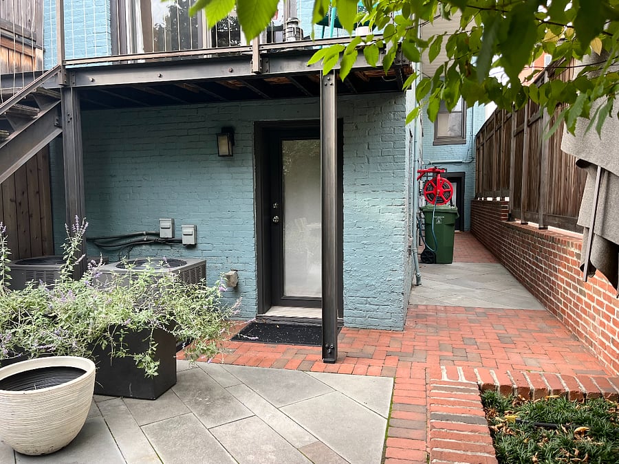 Access through the patio to kitchen
