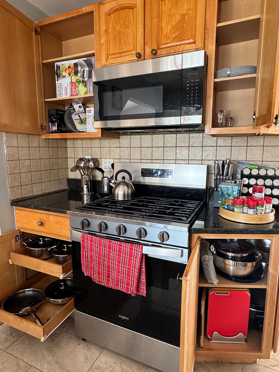Pots and pans, spices, cutting boards, even an air fryer!  You can prepare complete meals and count on easy clean up in the convenient dishwasher, double sink, and drain rack.