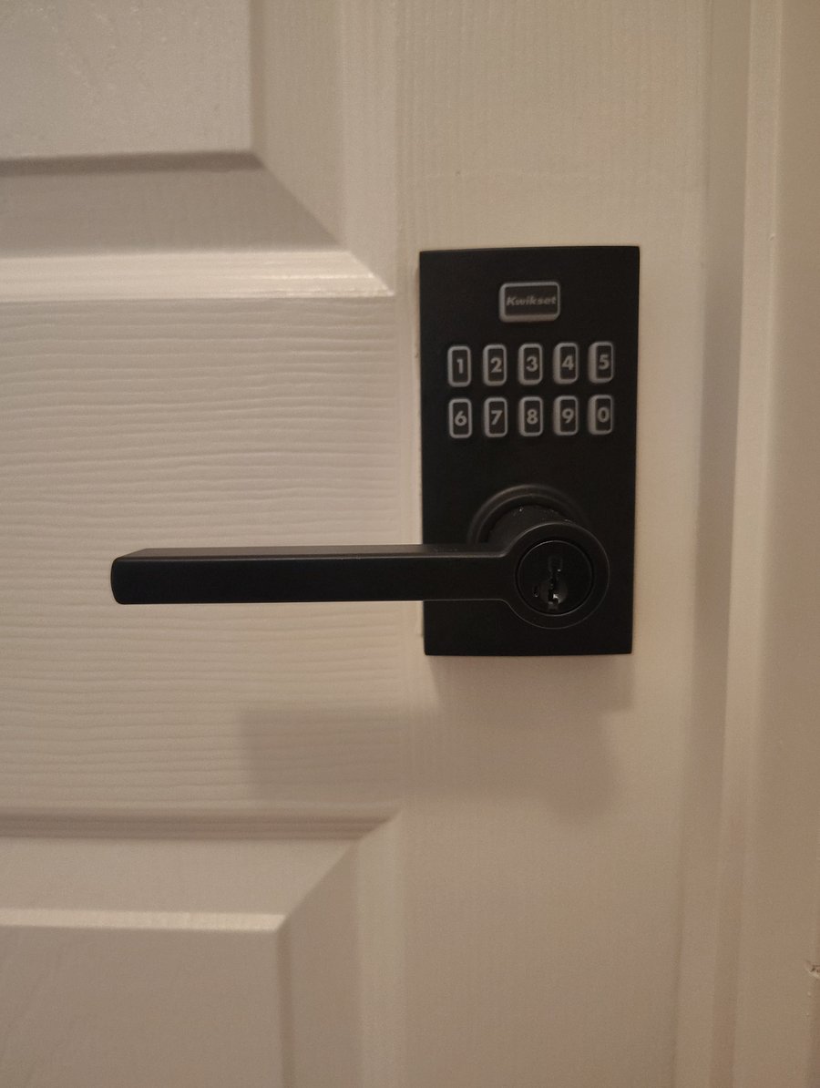 Kwikset SmartCode 917 keypad deadbolt.