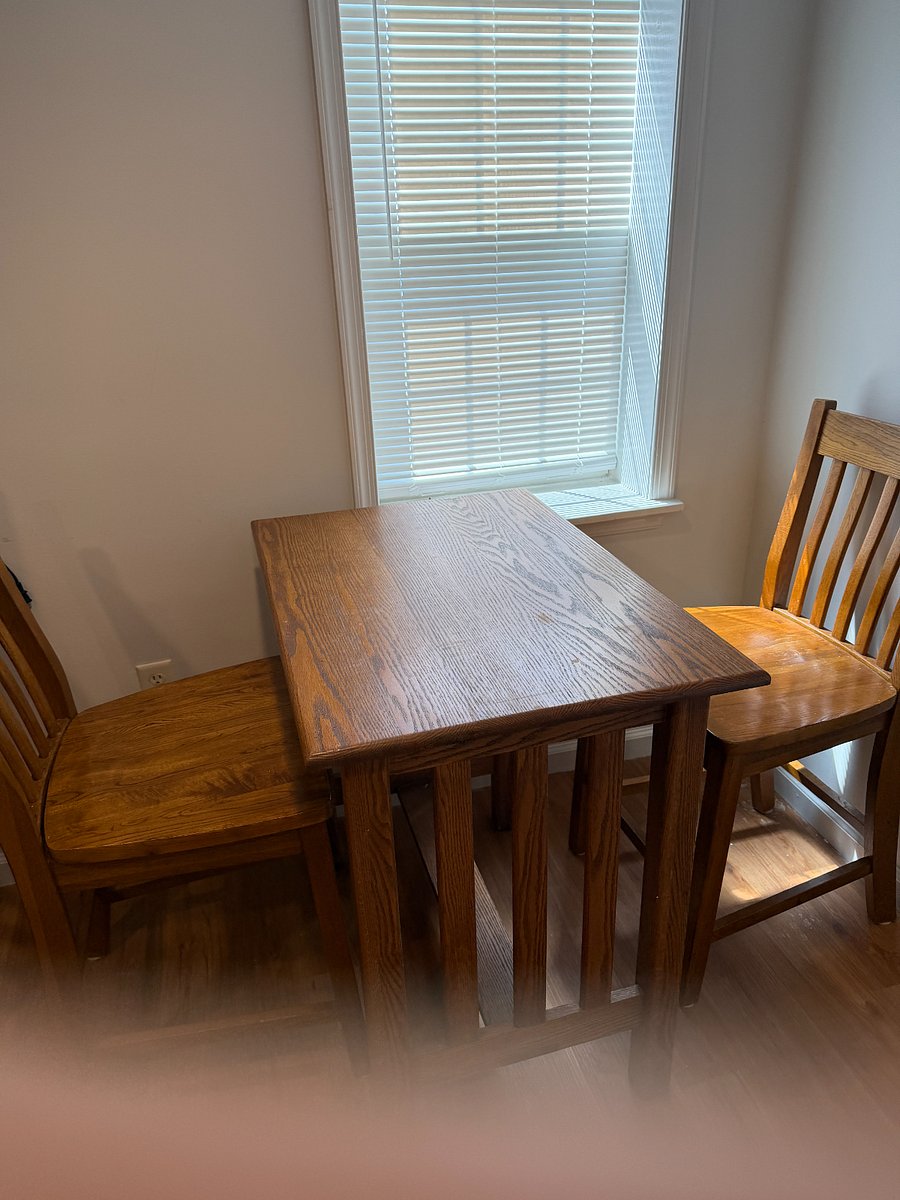 Kitchen Table and 2 chairs