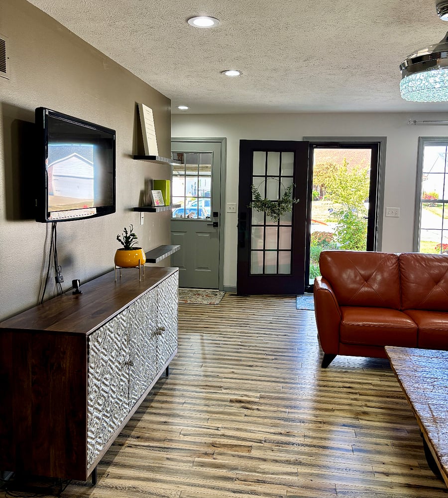 Living room - front door and garage access door