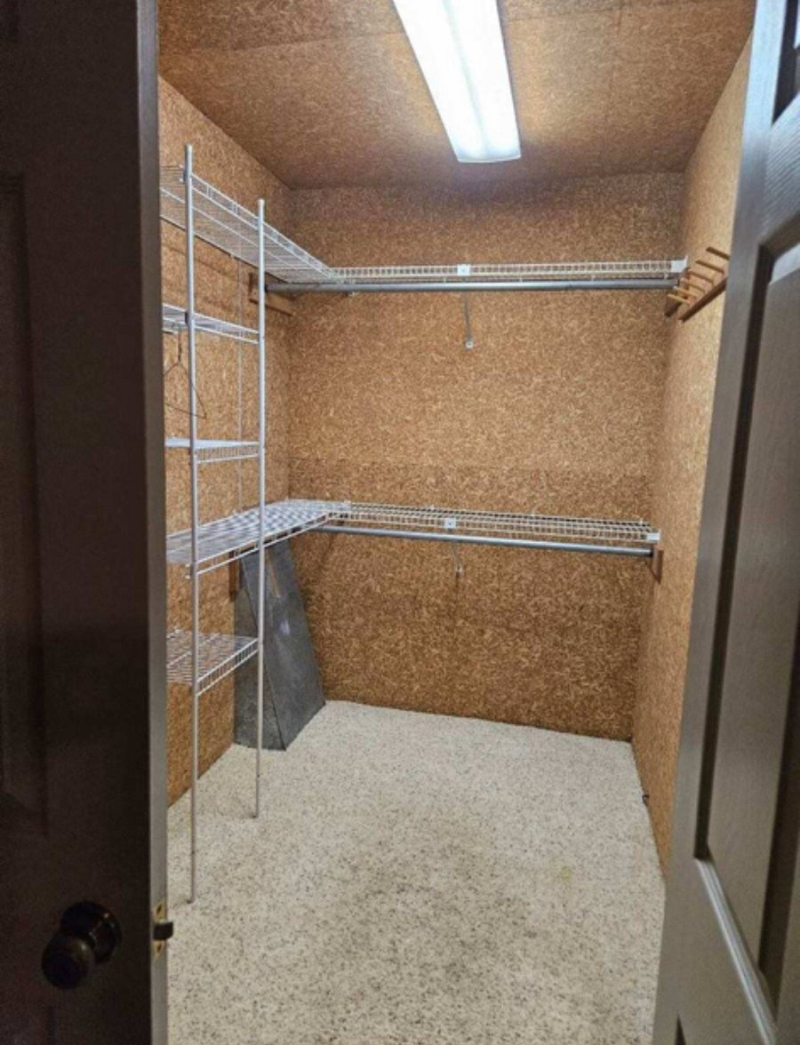 Walk in closet