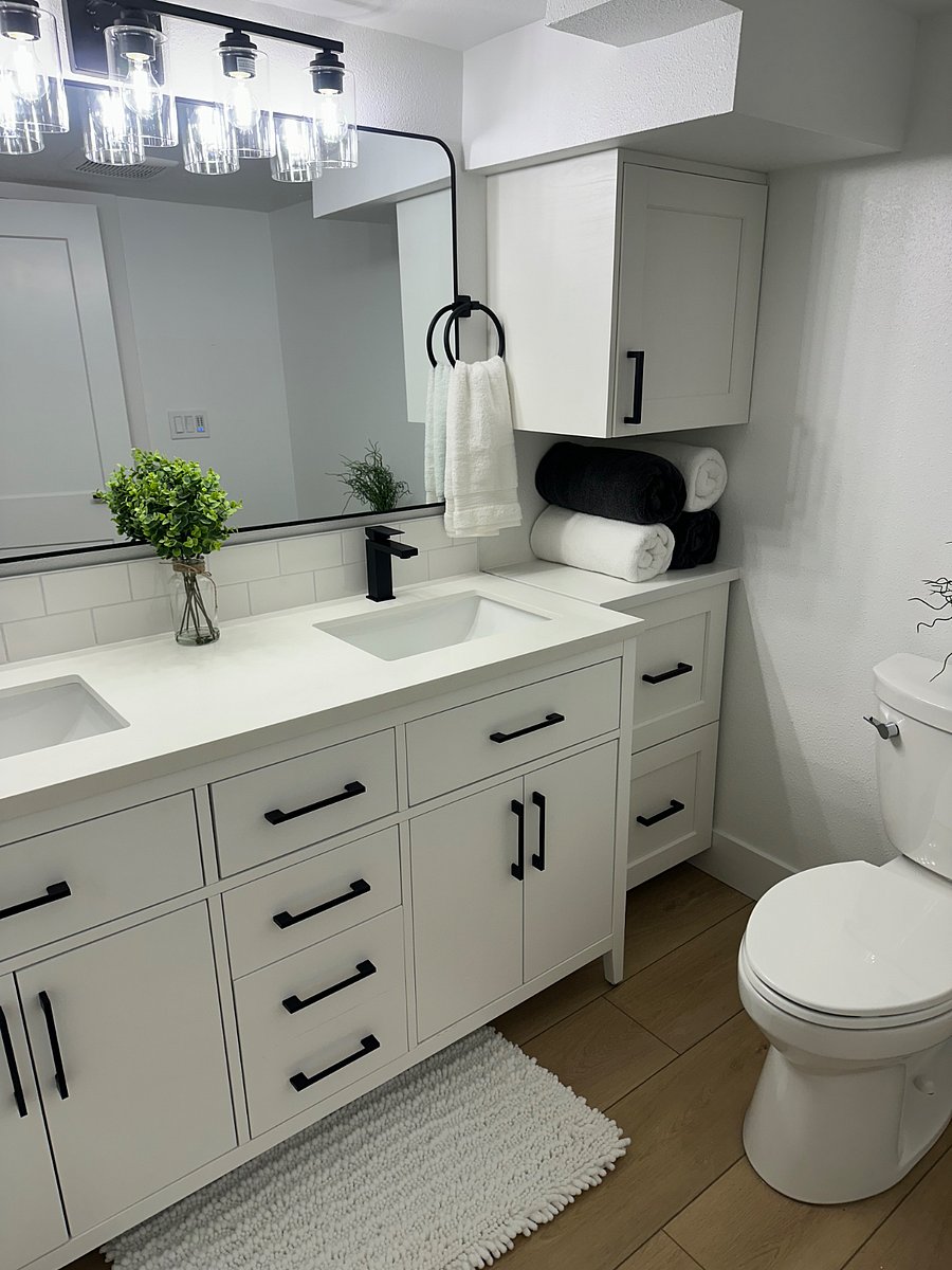 Plenty of storage for towels and personal items.