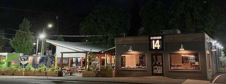 Oregon City features a multitude of restaurant and food truck choices including Corner 14 with a wide variety of beers and multiple food trucks, fire pits, and interior seating. 