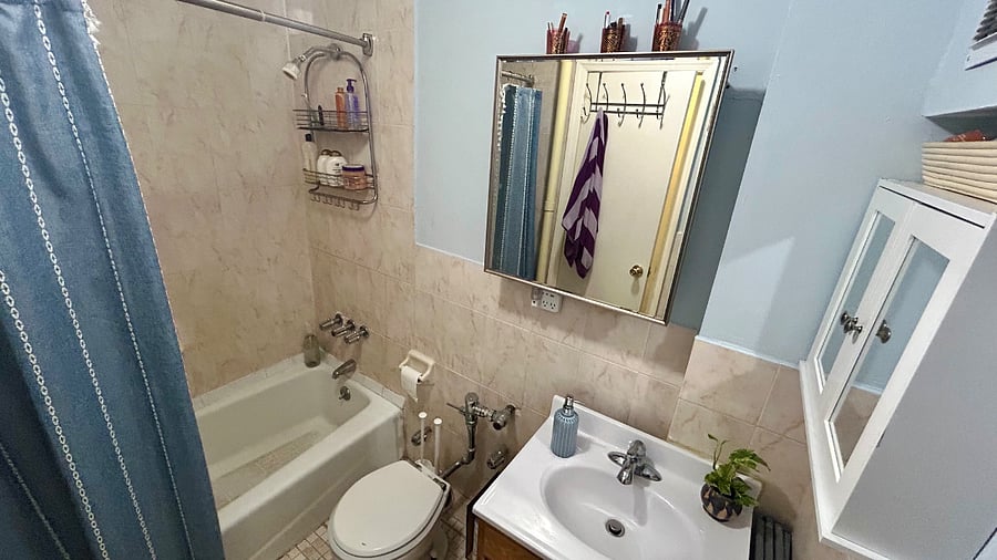 Bathroom (shared)