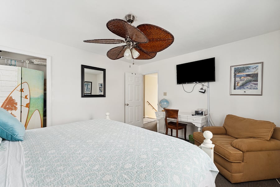 King Bedroom (2nd Level)