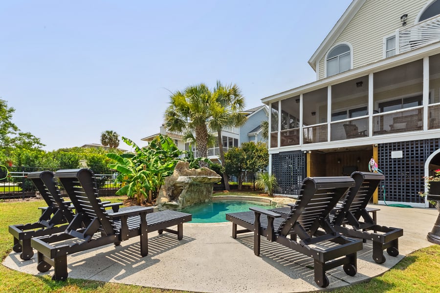More views of backyard pool area