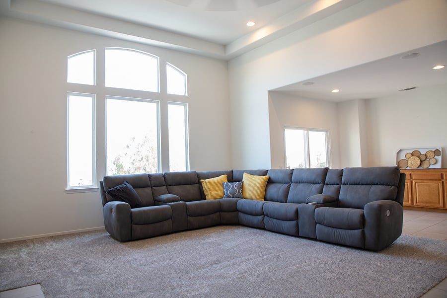 Sofa with 4 recliners