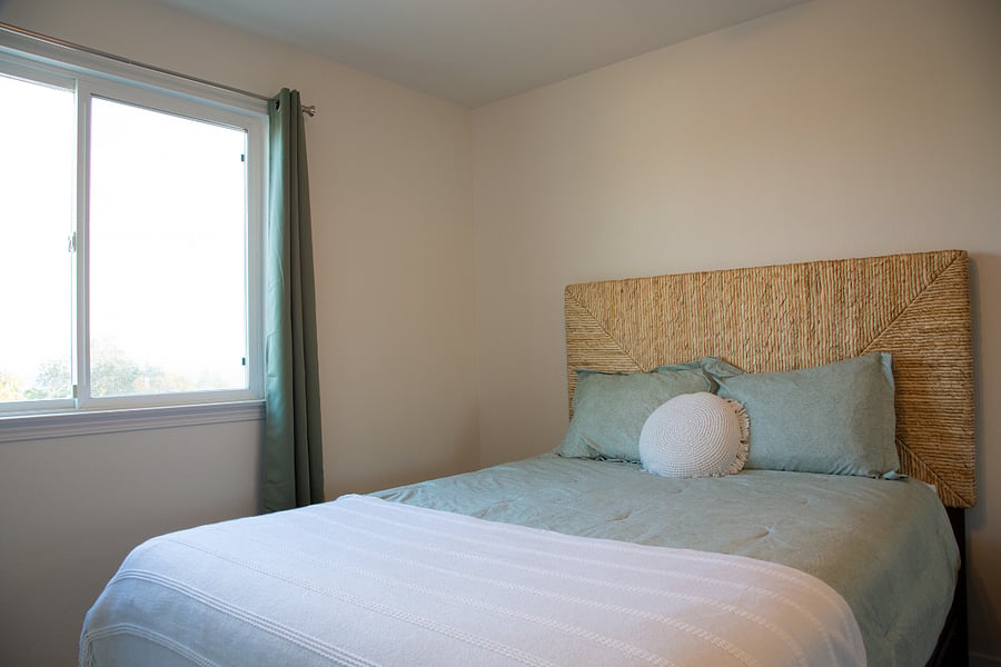 2nd bedroom