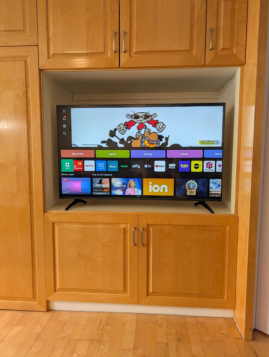 4K UHD with popular streaming apps