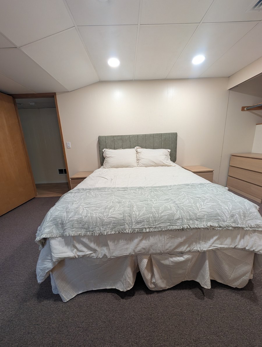 Queen bed
