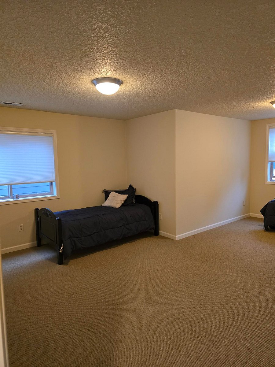 2nd large bedroom for rent- can be furnished or unfurnished