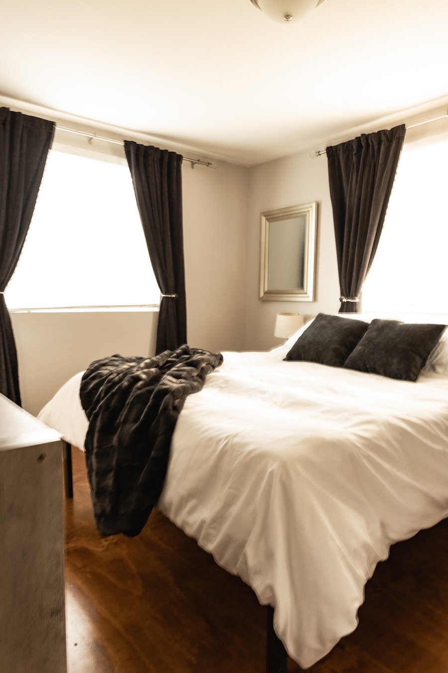 Bedroom 2, queen bed, foam mattress