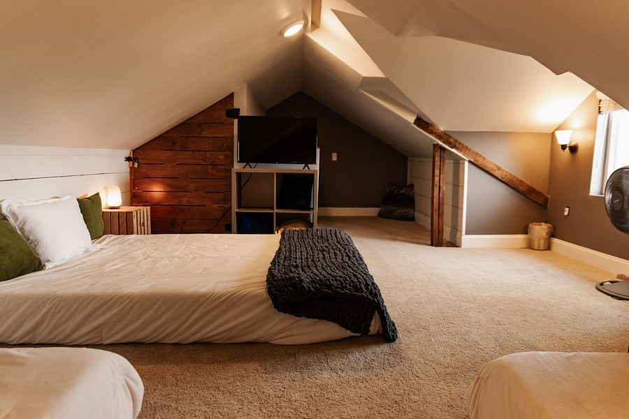 Bedroom 4, queen mattress