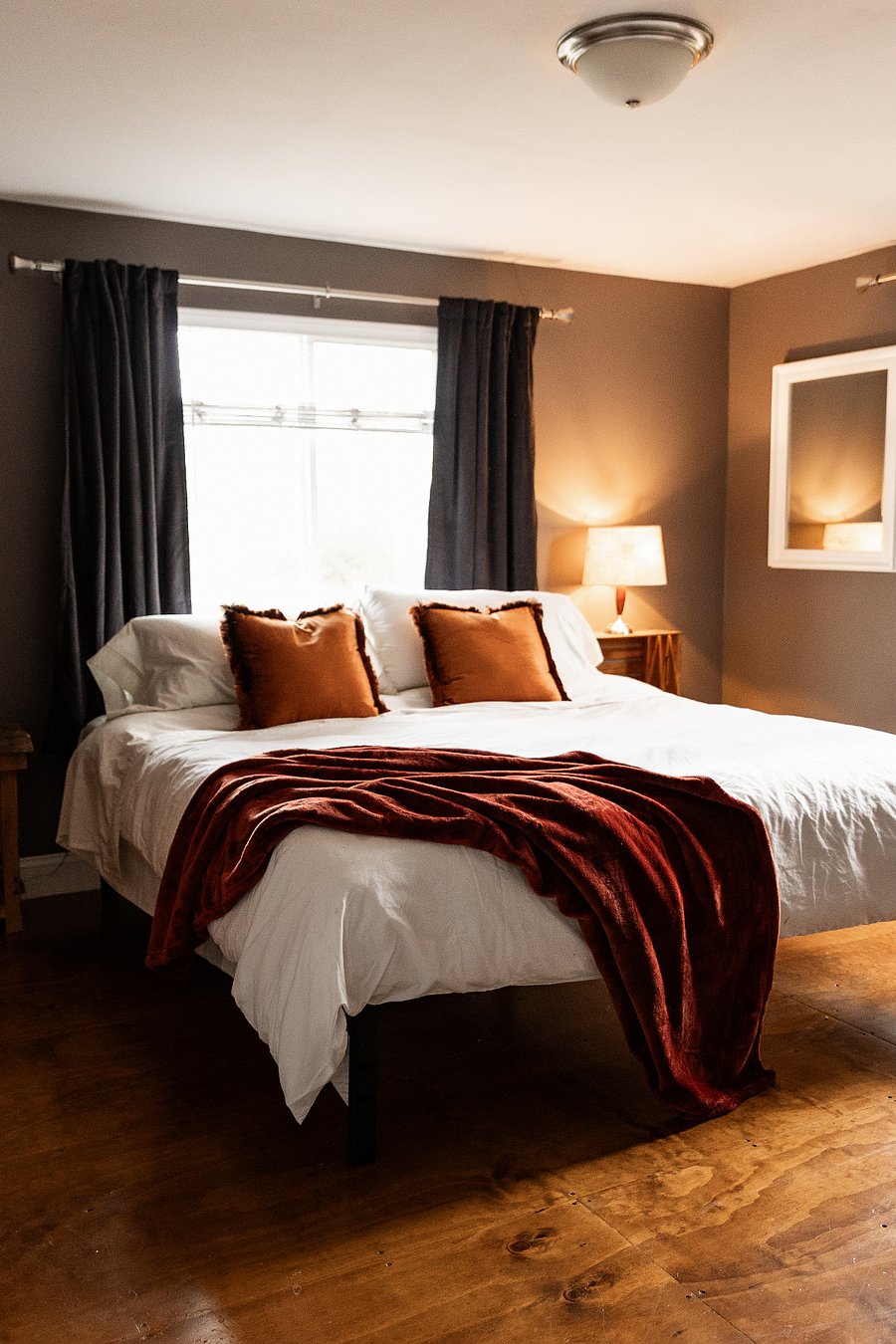 Bedroom 1, king bed