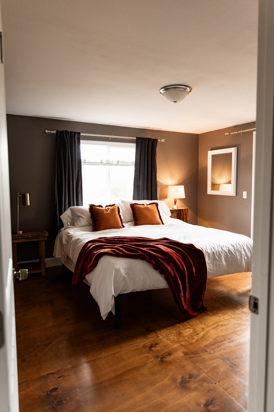 Bedroom 1, king bed