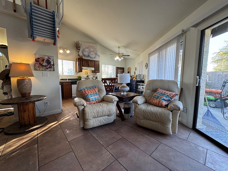 Living RoomFron