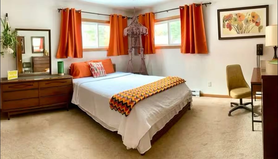 Bedroom 3, street side. upstairs, Queen