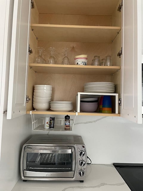 Plates, bowls, and cups.