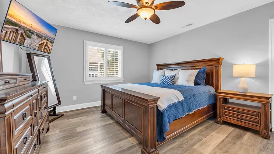 Master Bedroom (King) with walk in closet and direct access to master bath through closet
