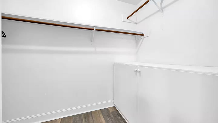 Master Walk In Closet