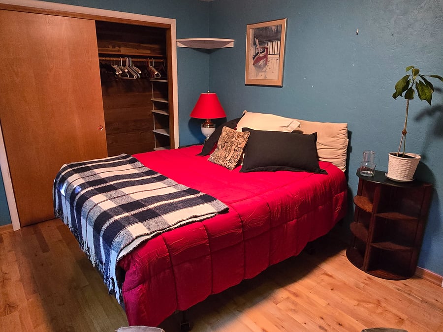Second Queen with a cedar lined closet.