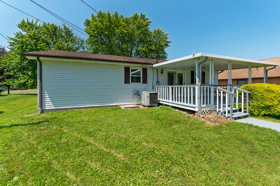 Back covered Patio/Deck