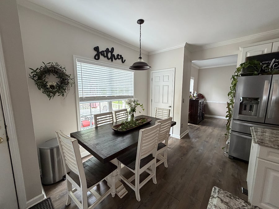 Kitchen dinette table