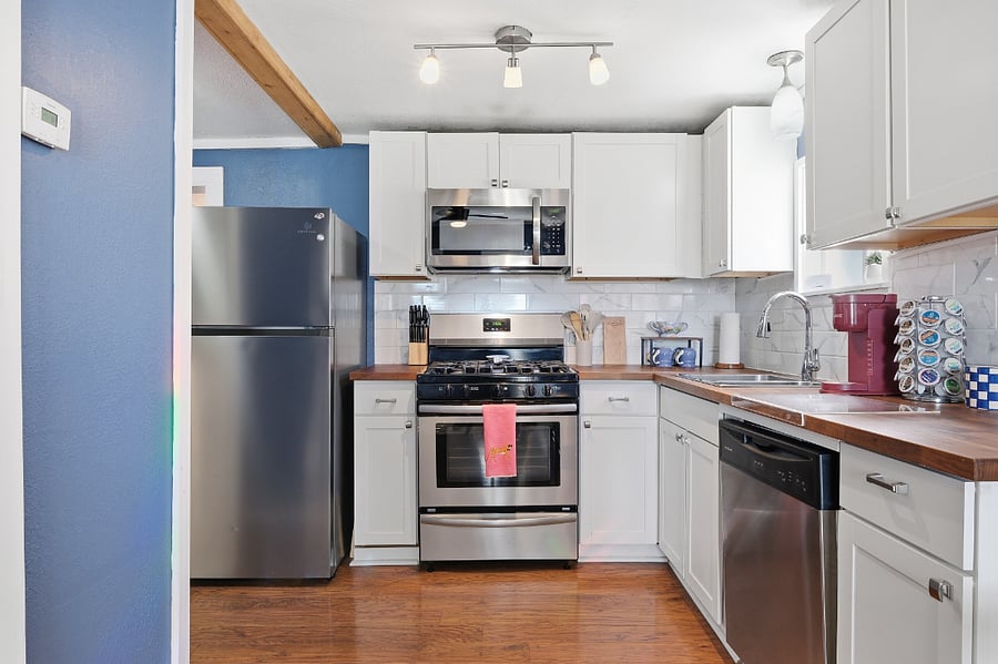 Full Kitchen