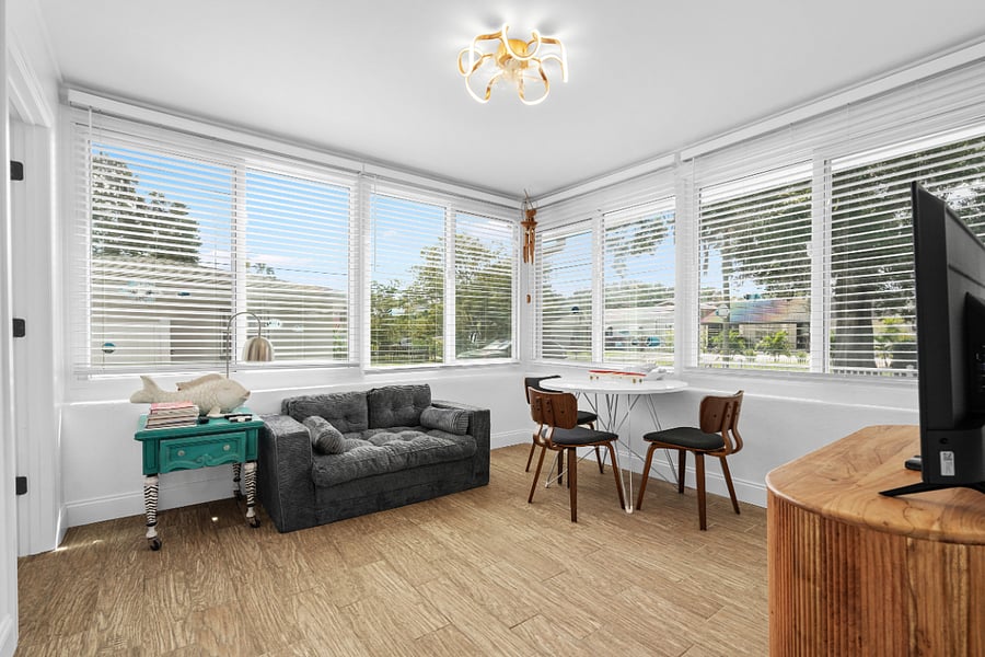 Room between in-law suite and main house can be used by either or both 