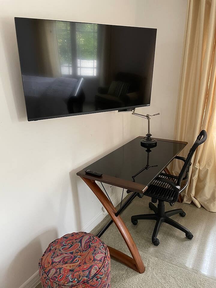 Bedroom 1 with Smart TV