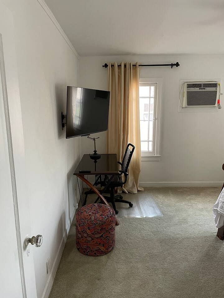 Bedroom 1 with Smart TV & Desk