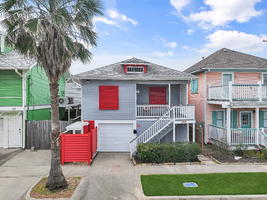 Tide of Your Life Cottage | Located Just Steps to the Beach