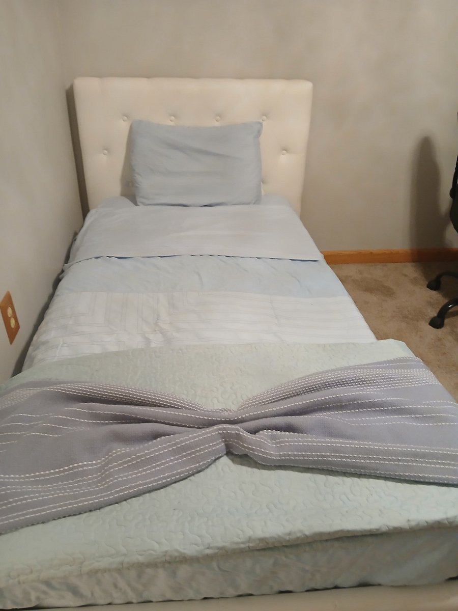 Bedroom 1, with closet, internet video / monitor and desk, twin bed