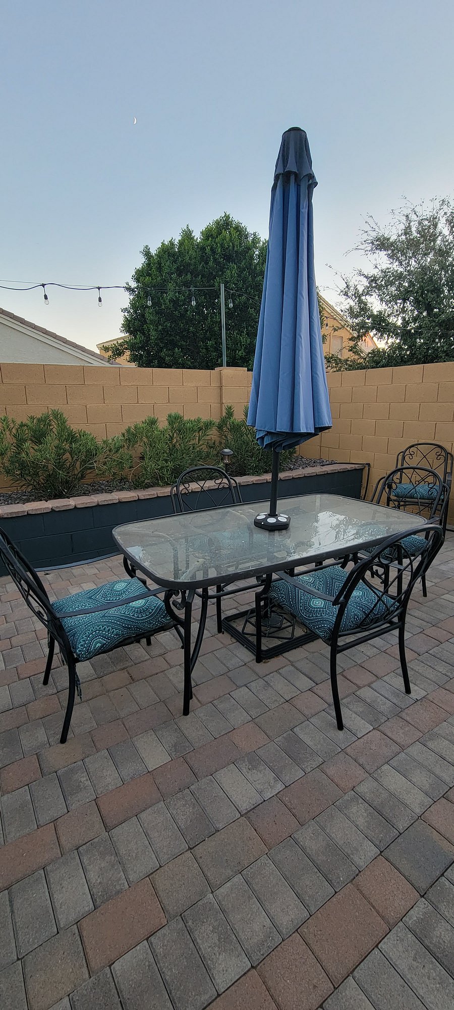 Outside pinnic table