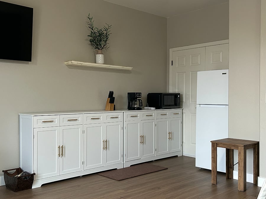 Kitchen area with ample storage and all your cooking appliances is one place