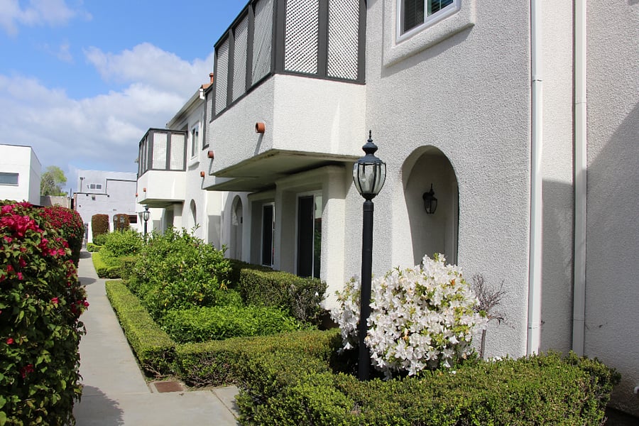 Front entry way to unit