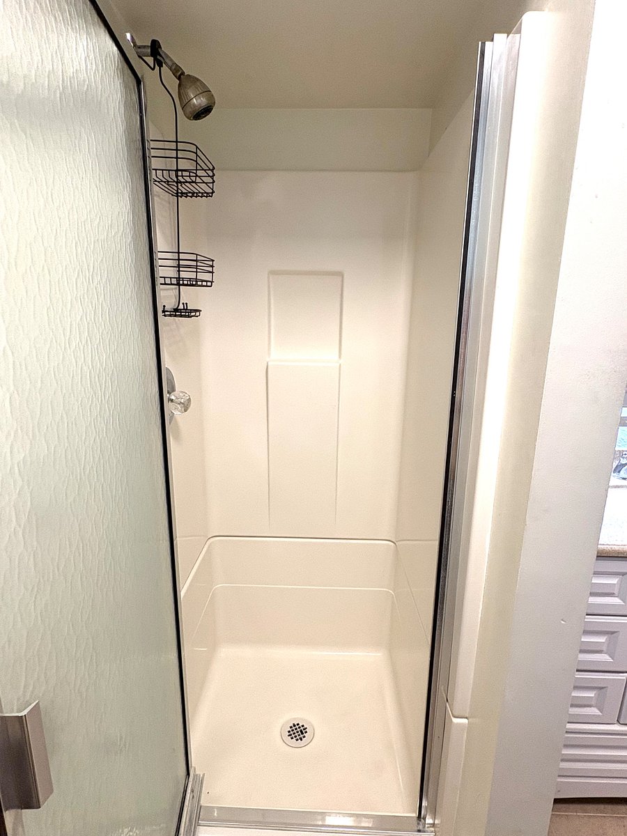 Shower stall, no tub