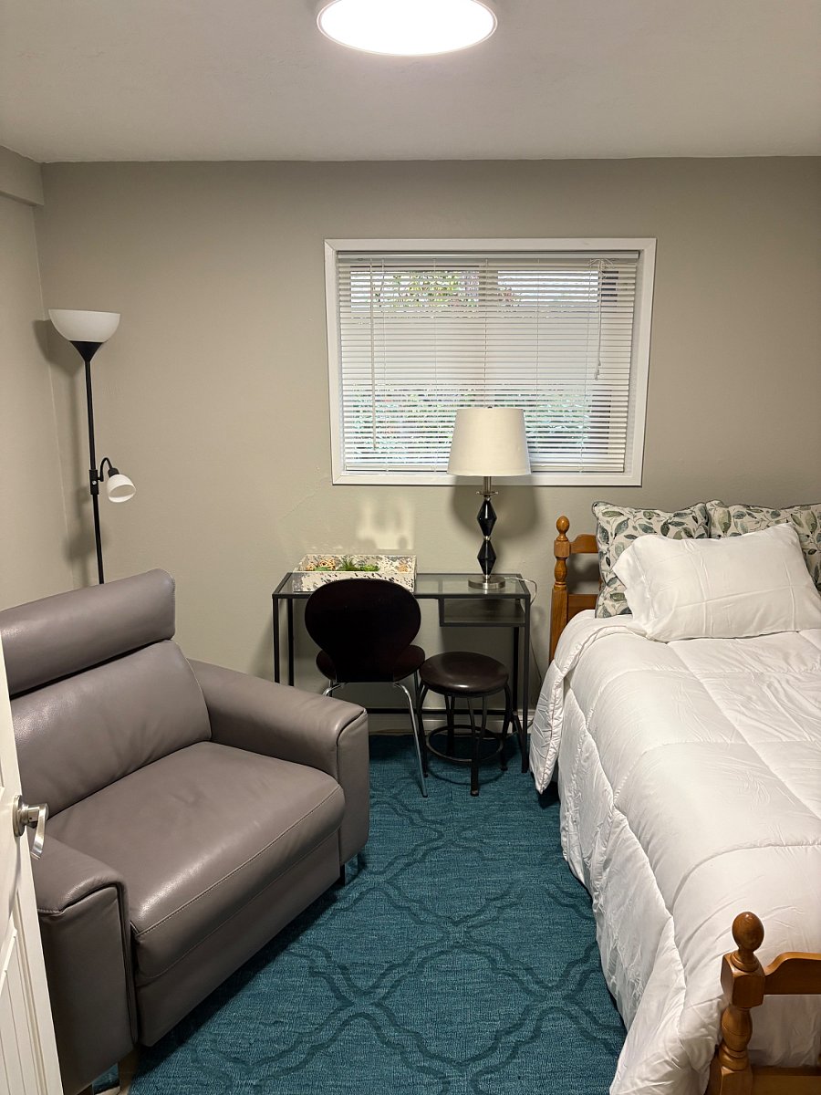 Second bedroom/den