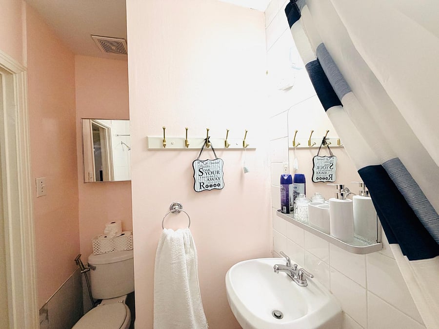 Apartment 4 room 1 with private bathroom