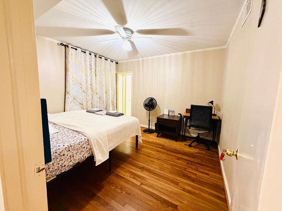 Apartment 2 room 2 with private with walking closet