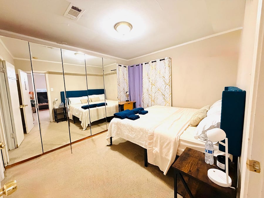 Apartment 4 room 1 with private bathroom