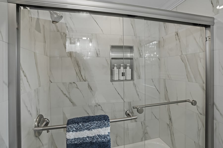 Upstairs full bathroom with bathtub