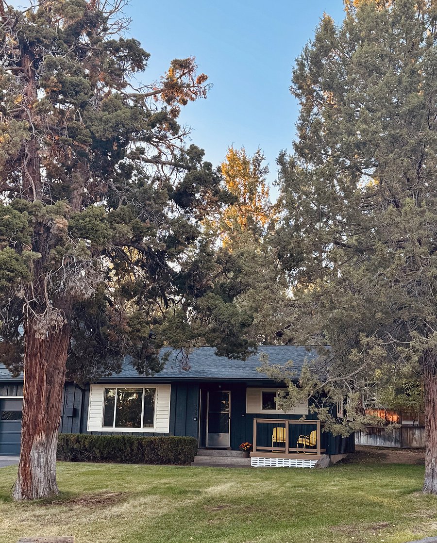 Note that the only shared walls are via the garage/laundry room. The second story unit is also above the garage and laundry room, keeping sound of neighbors to a minimum. The two other homes have lovely, quiet longterm tenants.