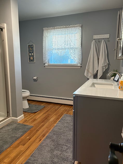 Main bathroom