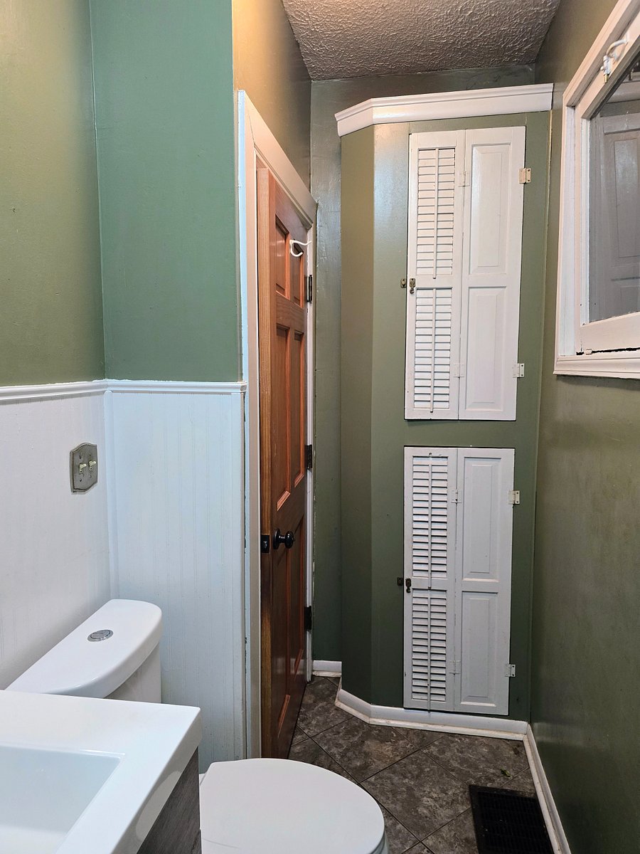 Downstairs Bathroom 
