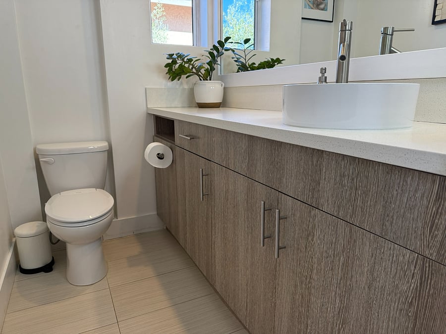 1/2 Bathroom 