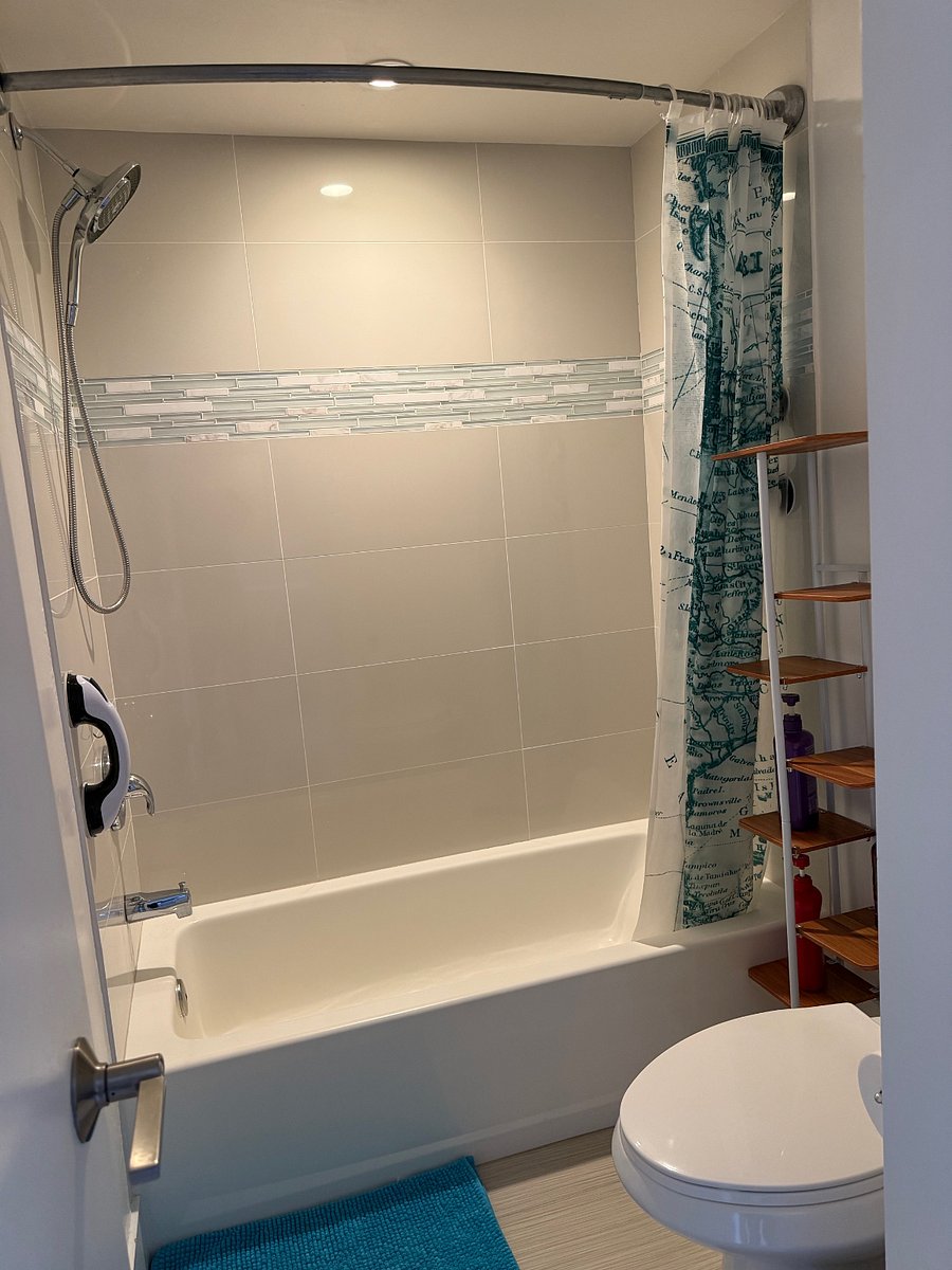 Upper Ensuite