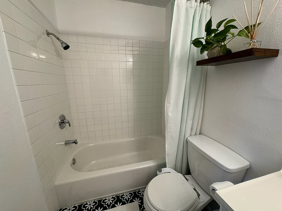 upstairs full bath